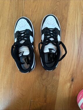 Nike Black and White Low-Top Sneakers with Contrast Panels